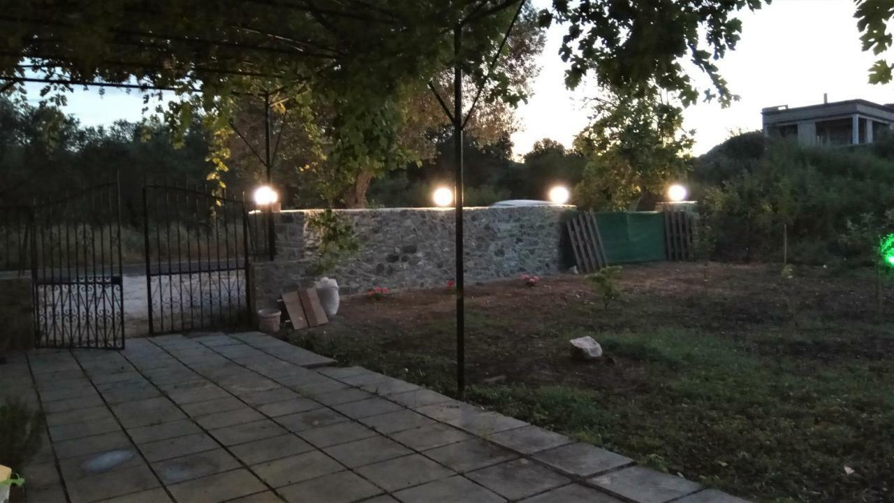 Country Village House Skala Mistegnon Bagian luar foto