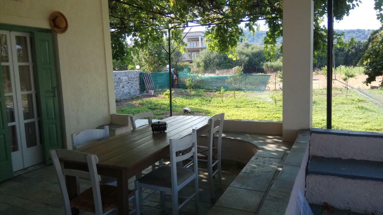 Country Village House Skala Mistegnon Bagian luar foto